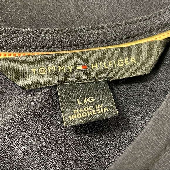 TOMMY HILFIGER Butterfly Sleeve Top Tie Back Blouse in Navy - Picture 3 of 4